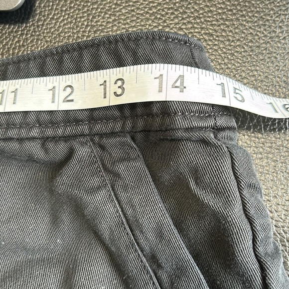 White House Black Market The 5” Short Black Corset Side Detail Sz 4 - Picture 8 of 12